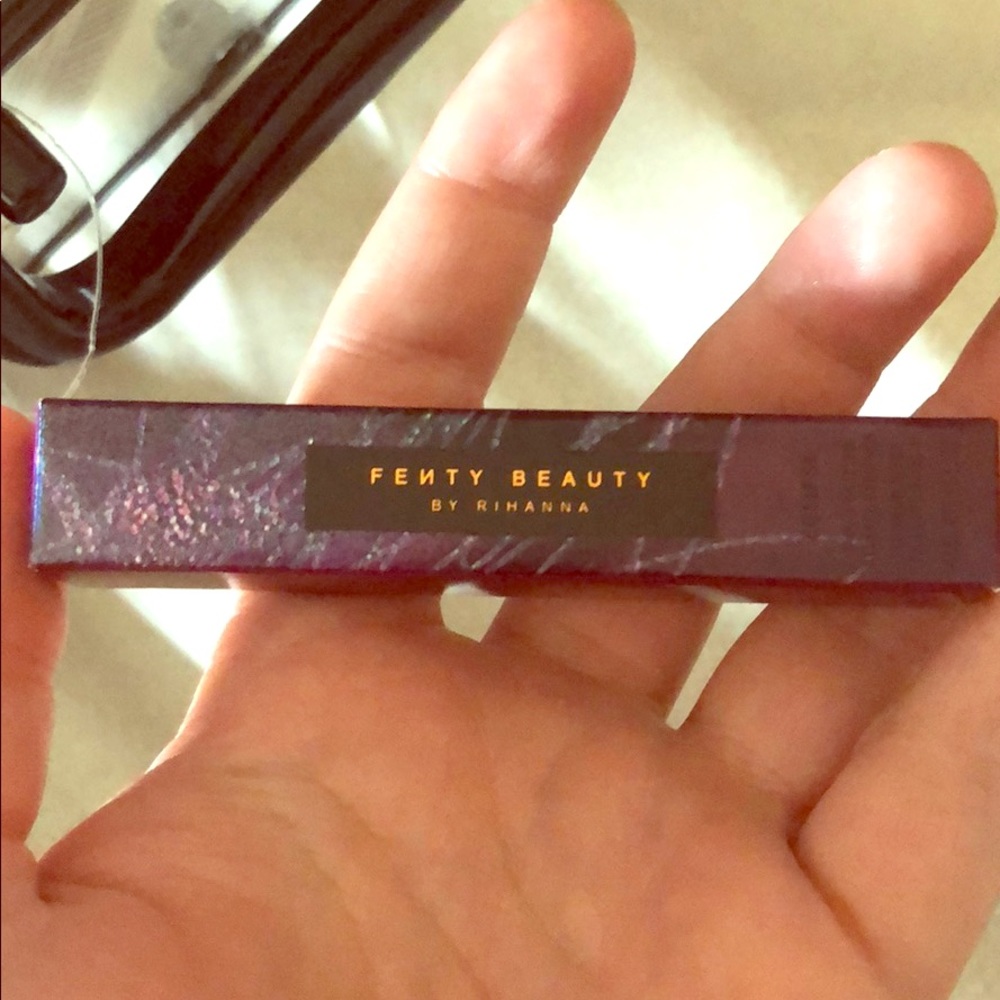 Fenty Beauty Glitter Eyeliner